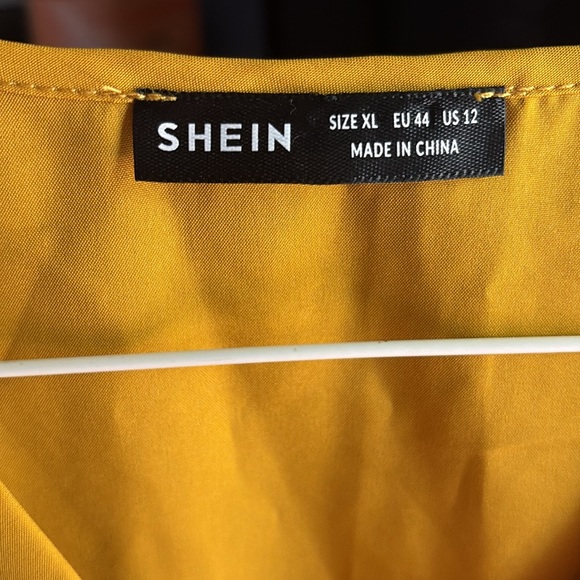 SHEIN Gold Pleated Sleeveless Blouse - Picture 2 of 3